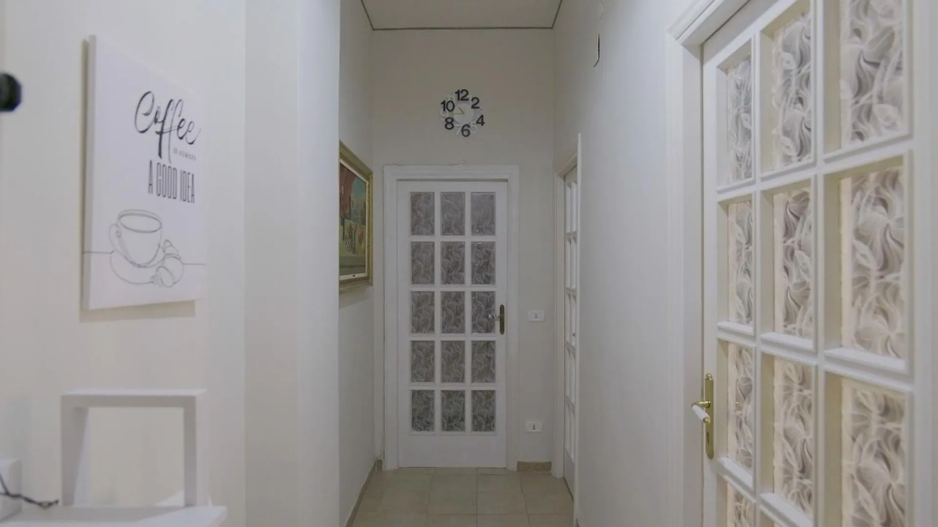 Grimhouse Villa Napoli 0*,  Italia